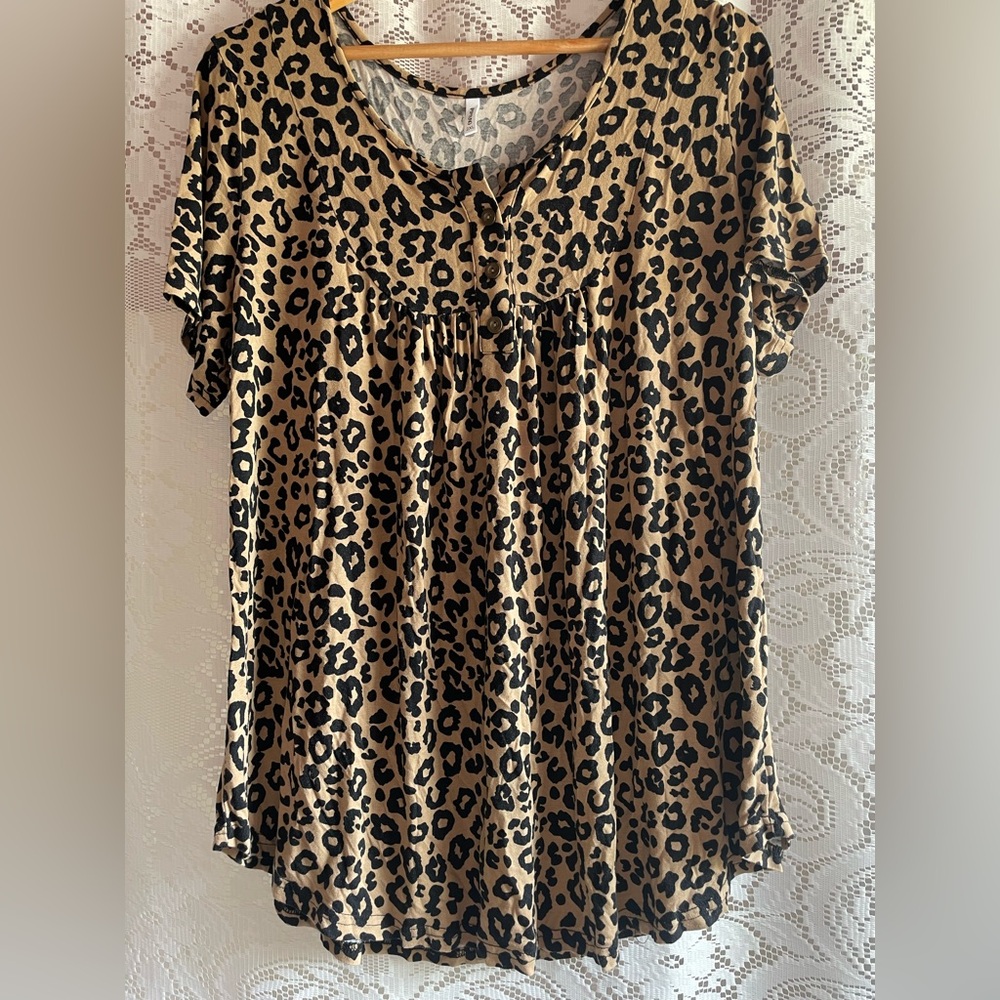 Women’s 2XL Leopard Print Boutique Short Sleeve Babydoll Top Animal Print